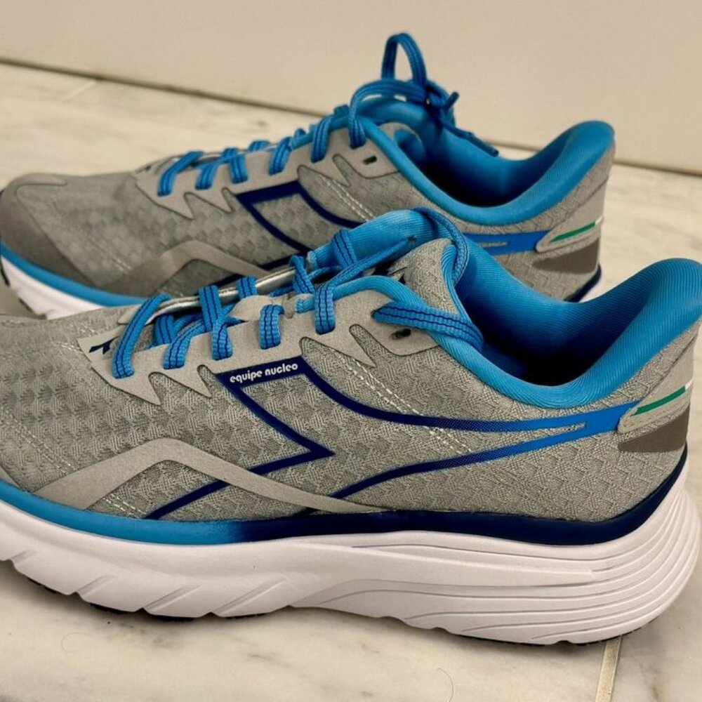 Women's Diadora Sneakers, Size 8